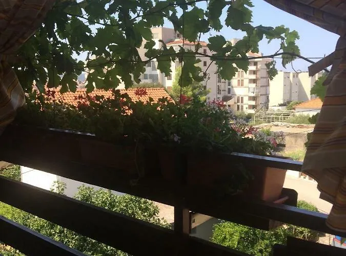 アパート Apartment *