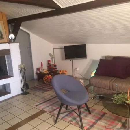 公寓 Apartment *